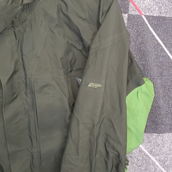 COPY - MEC Green Black Hooded Softshell Rain Jacket Ventilated - Picture 2 of 6